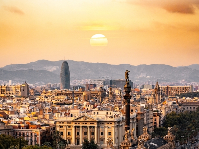 MAGNIFICENT BARCELONA AND ARCHITECTURAL WONDERS