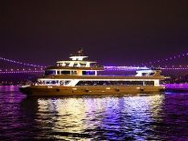 Istanbul Cruise Tour with Dinner